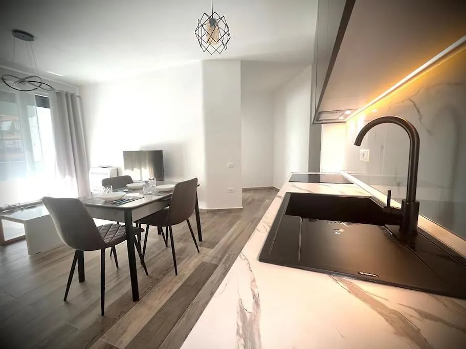Durres Marina Sea & City Center Apartment Albania