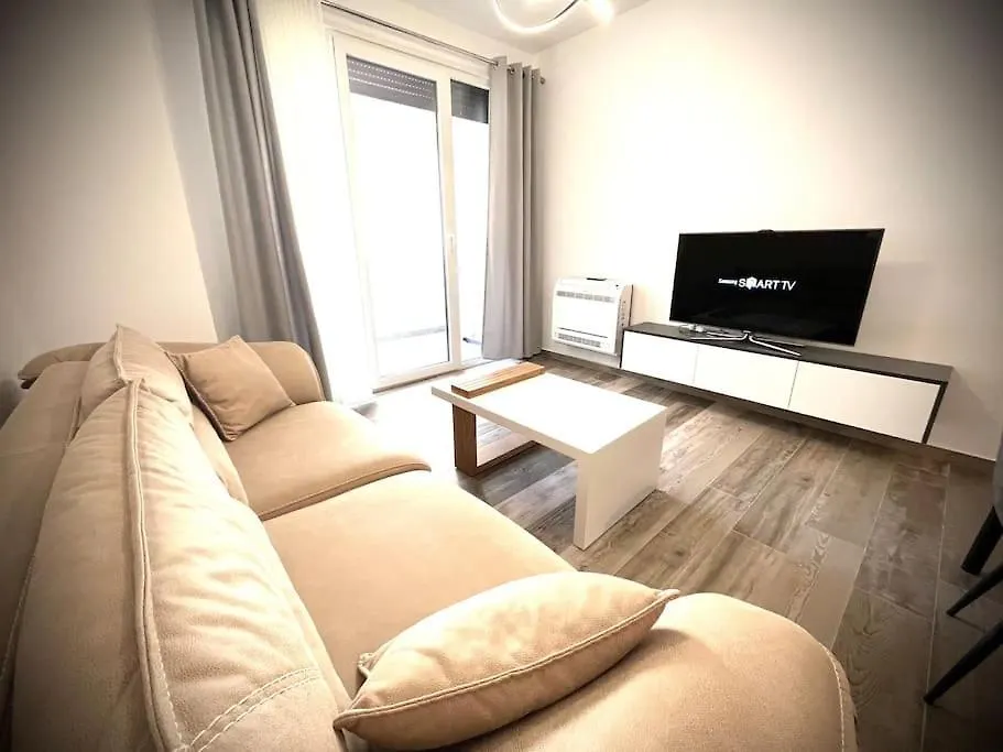 Durres Marina Sea & City Center Apartment 0*,